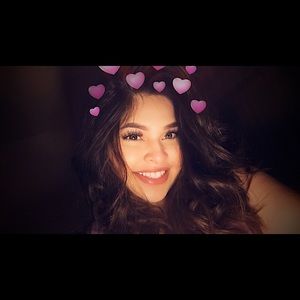 Meet your Posher, Cynthia